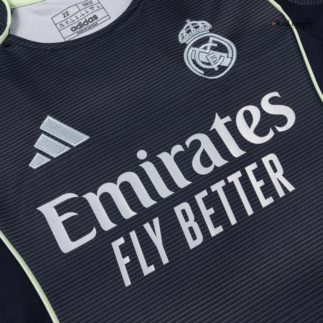 Real Madrid Udebanesæt Børn 2025/26 [PREMIUM]