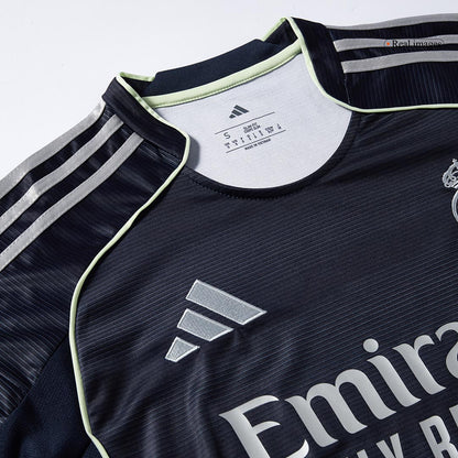 Real Madrid Udebanetrøje 2025/26 VALVERDE #8 [PREMIUM]